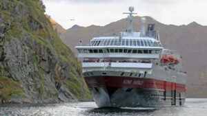 MS Kong Harald c Hurtigruten