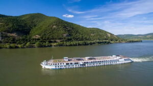 Riverside Mozart am Donauknie in Ungarn c Riverside Luxury Cruises
