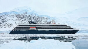 World Voyager c Atlas Ocean Voyages