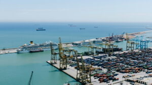 Hafen von Barcelona c Kristijan Arsov via Unsplash