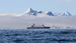 Hondius Antarctica c Iceland ProCruises Oceanwide Expeditions Marcel Paul