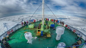 Ortelius im Packeis bei Spitzbergen c Iceland ProCruises Arjen Drost