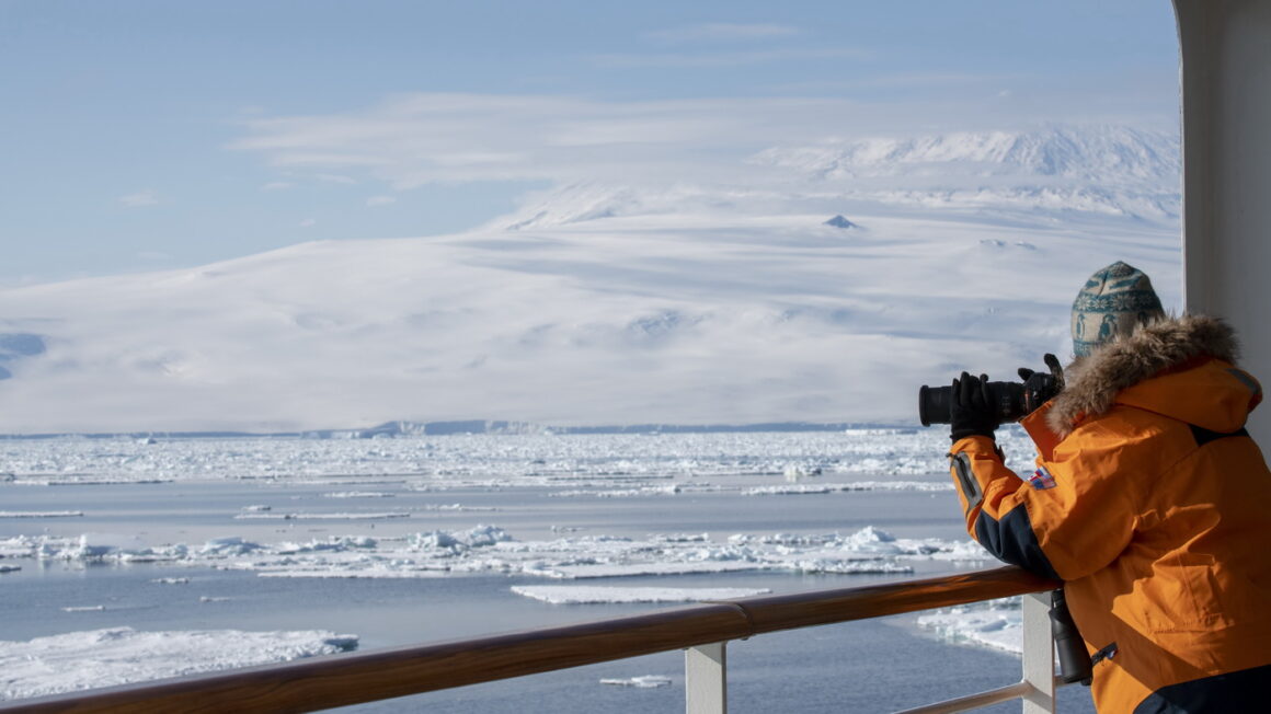 Antarktis Ross Island Mount Erebus c Ponant Cindy Miller Hopkins Ambassador