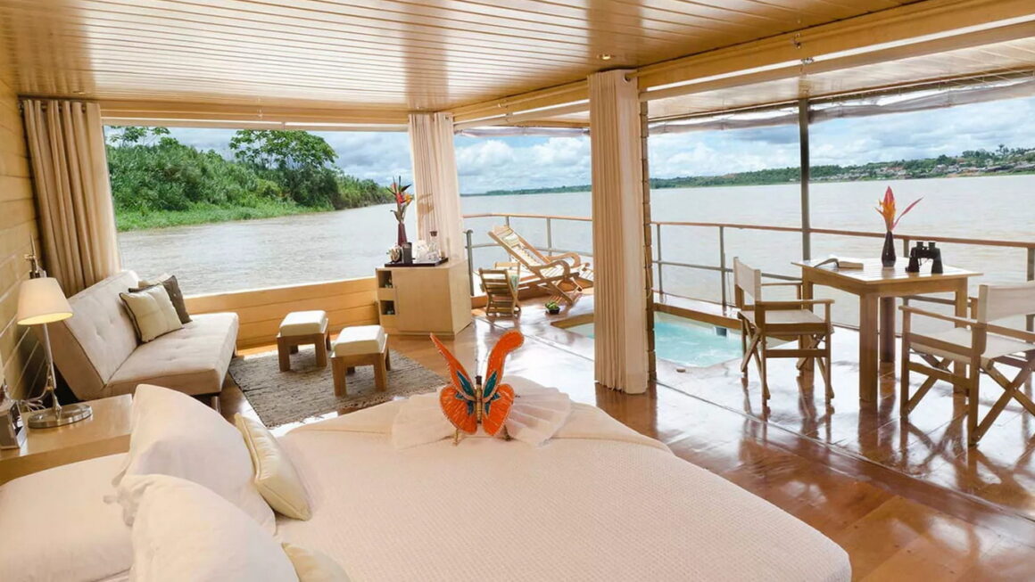 Delfin I c Delfin Amazon Cruises 5