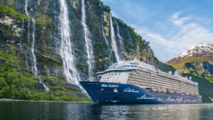 Mein Schiff 4 c TUI Cruises