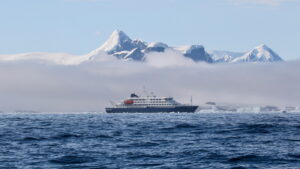 Hondius in der Antarktis c Marcel Paul Oceanwide Expeditions