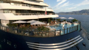 Luminara c Ritz Carlton Yacht Collection