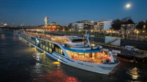 VIVA Enjoy in Duesseldorf c VIVA Cruises