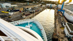 MS Artania in der Werft 2025 c Phoenix Reisen Krainz 1