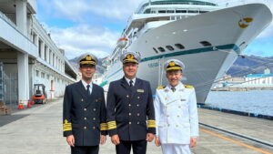 Empfang der MS Amadea in Kobe c Phoenix Reisen