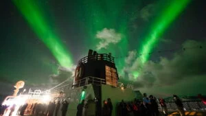 Nordlicht c Tom Kerss Hurtigruten