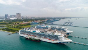 Diamond Princess und Sapphire Princess in Singapur c Princess Cruises
