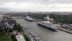 Scenic Schiffe in Sevilla c Global Ports Holding