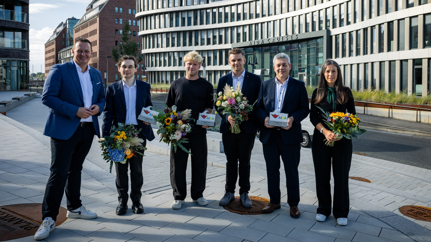 AIDA Innovation Hub zeichnet drei zukunftsweisende Projekte aus 7 AIDA Innovation Hub Gewinner mit Felix Eichhorn l und Anisa Rizvanolli r. c Marc Klein