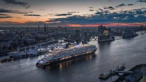 Explora III im Hamburger Hafen c Explora Cruises