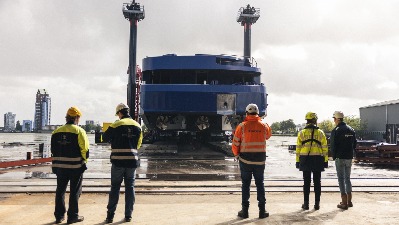 Celebrity River Cruises: Ausdocken der Celebrity Compass in Rotterdam 7 Float Out Celebrity Compass c Celebrity River Cruises