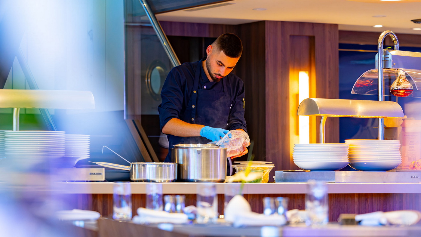 Transcend Cruises: MS Connect macht Europas Flüsse zur Eventlocation 8 MS Connect Kulinarik c Michiel Ton