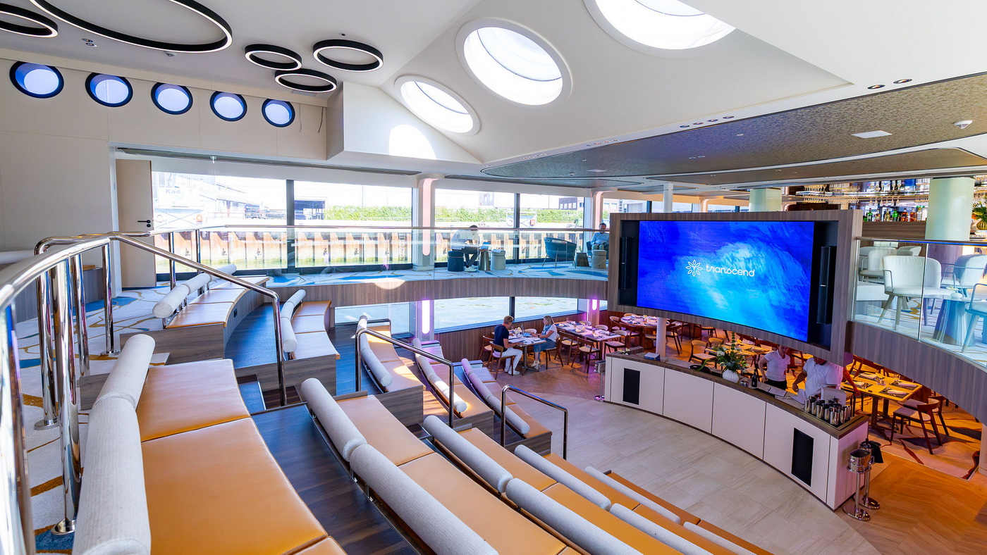 Transcend Cruises: MS Connect macht Europas Flüsse zur Eventlocation 9 MS Connect The Forum c Michiel Ton