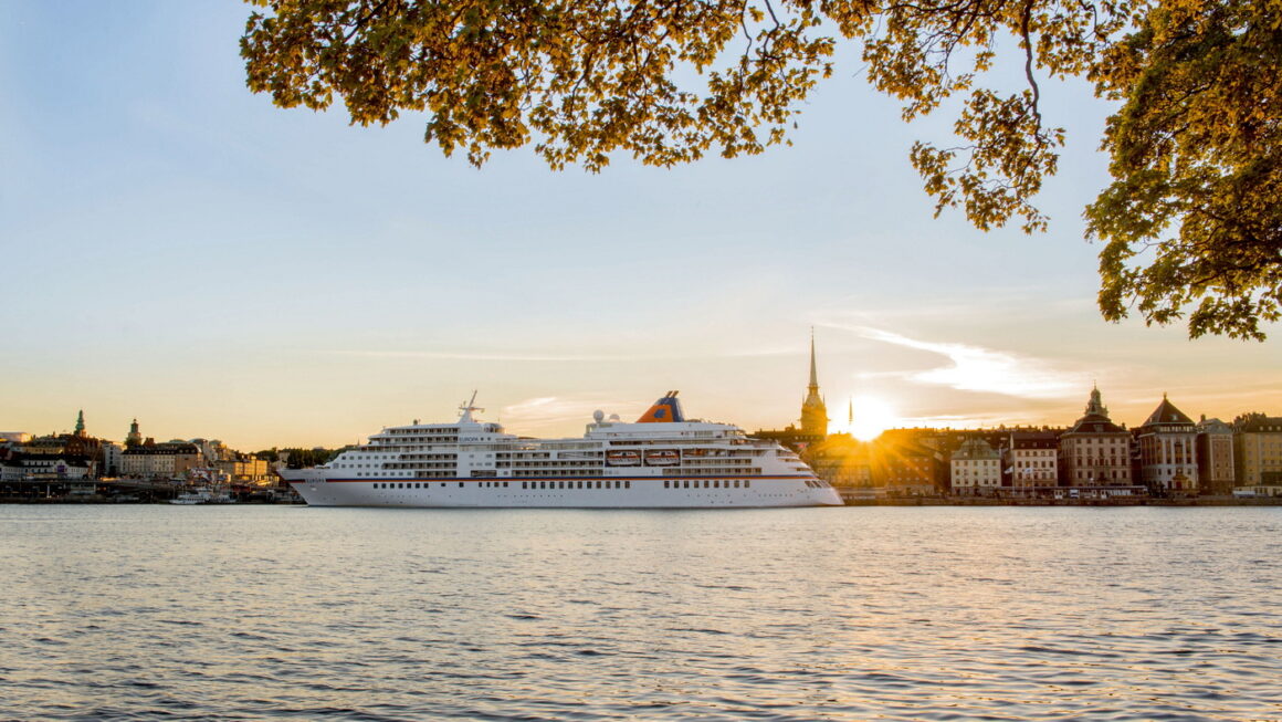 MS Europa in Stockholm c Hapag Lloyd Cruises