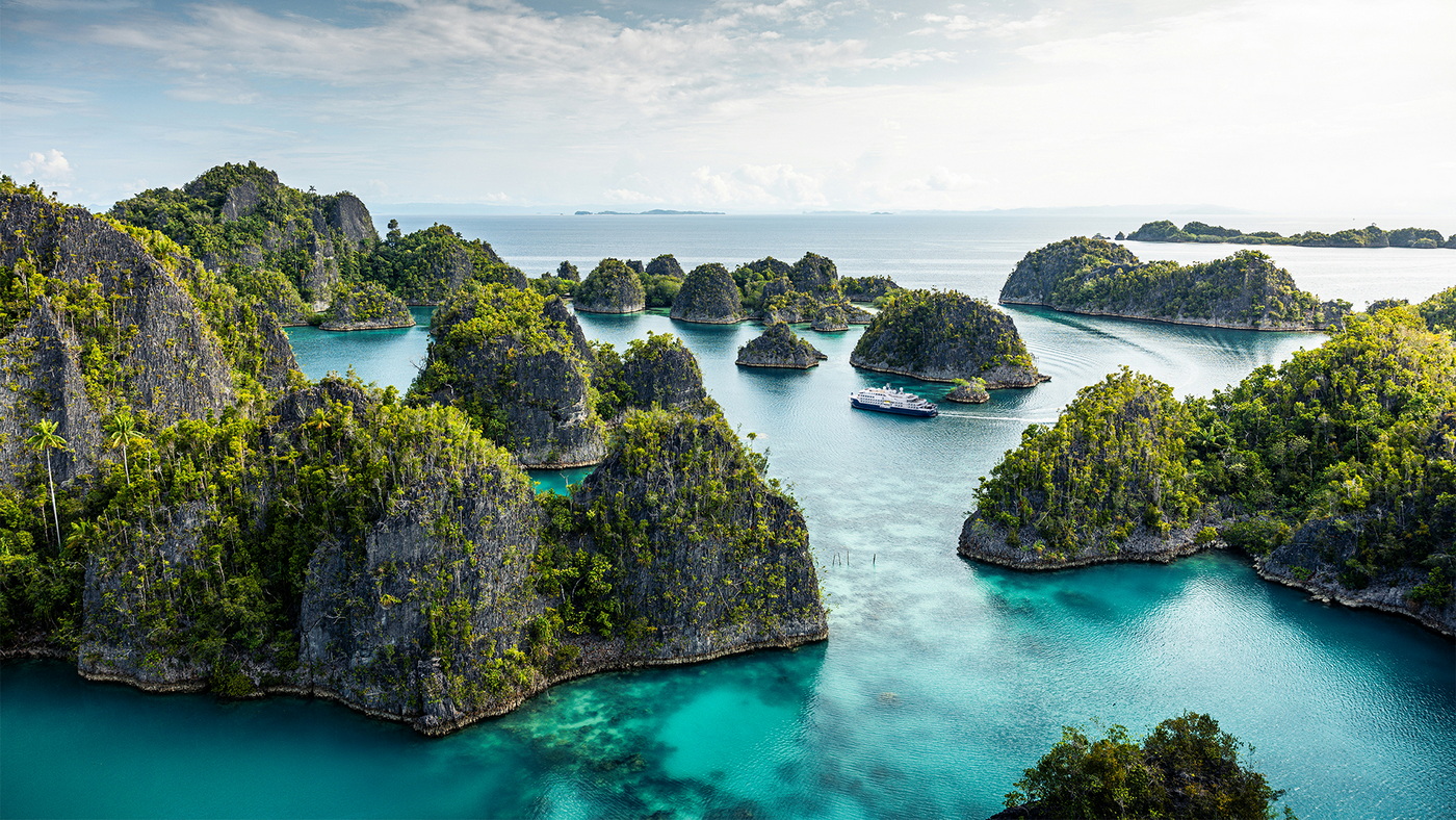 Swan Hellenic: Mit der SH Minerva zu seltenen Zielen im Pazifik 6 SH Minerva in Raja Ampat c Swan Hellenic