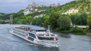 VIVA Beyond c VIVA Cruises