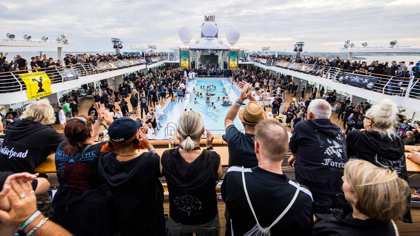 Mein Schiff 6: Full Metal Cruise XIV nimmt 2027 Fahrt auf 6 Full Metal Cruise c TUI Cruises 3