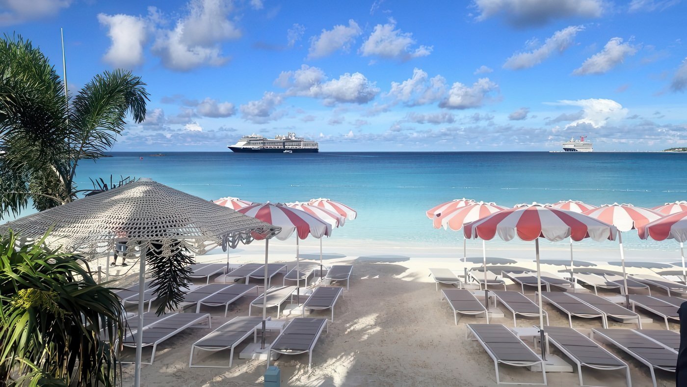 Half Moon Cay Beach Club c Holland America Line 2