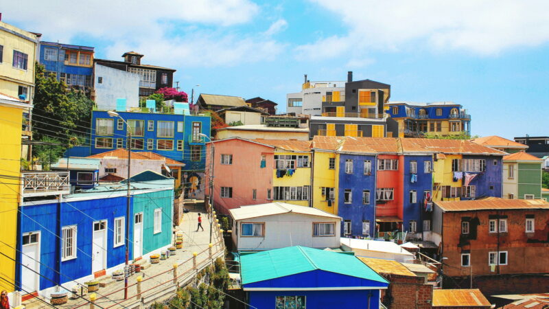 nicko cruises: Musicalstar begleitet Festtagsreise der Vasco da Gama 9 Valparaiso c Loic Mermilliod via Unsplash
